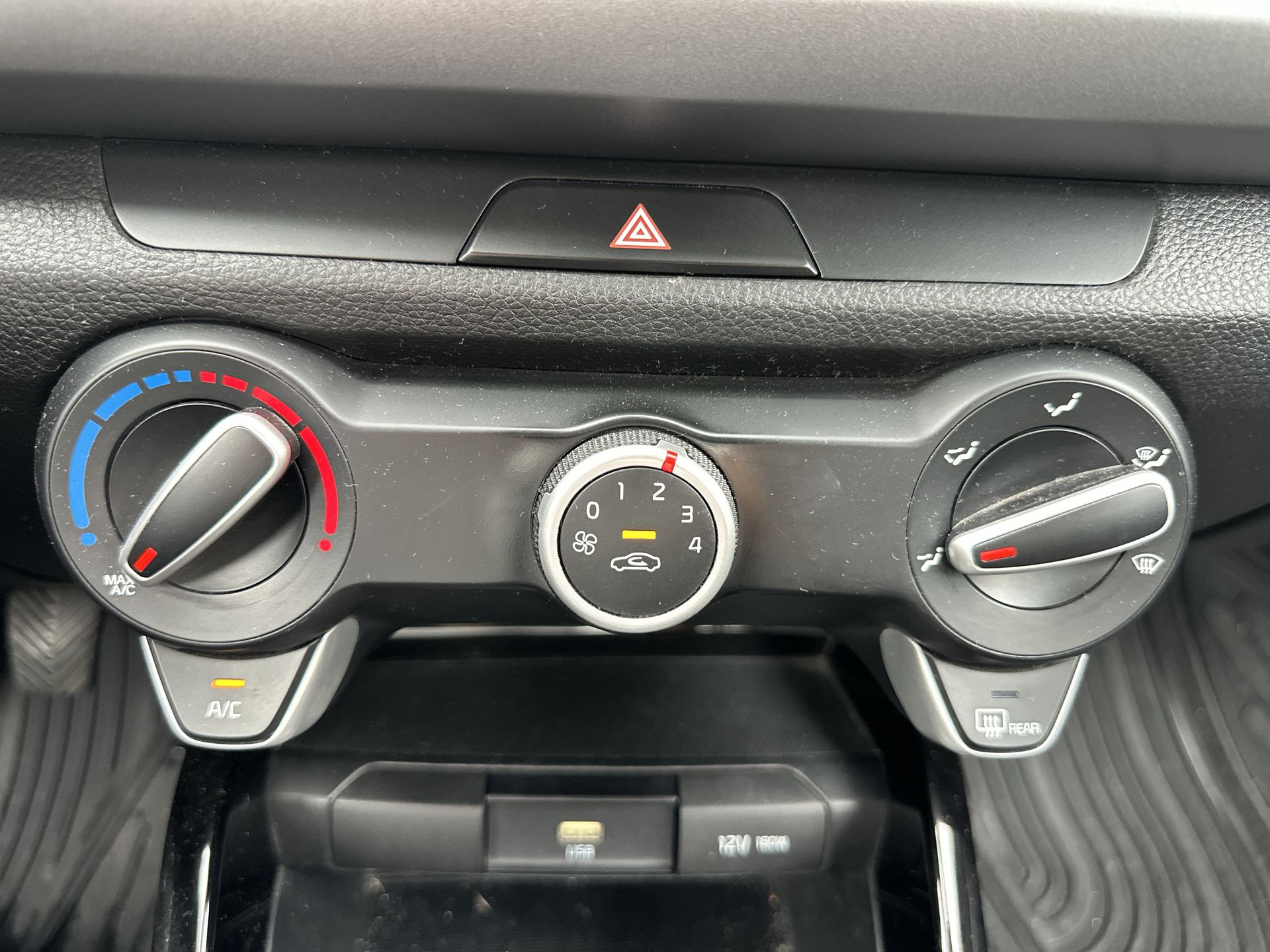 2023 Kia Rio 1.6 Sedan LX Mt