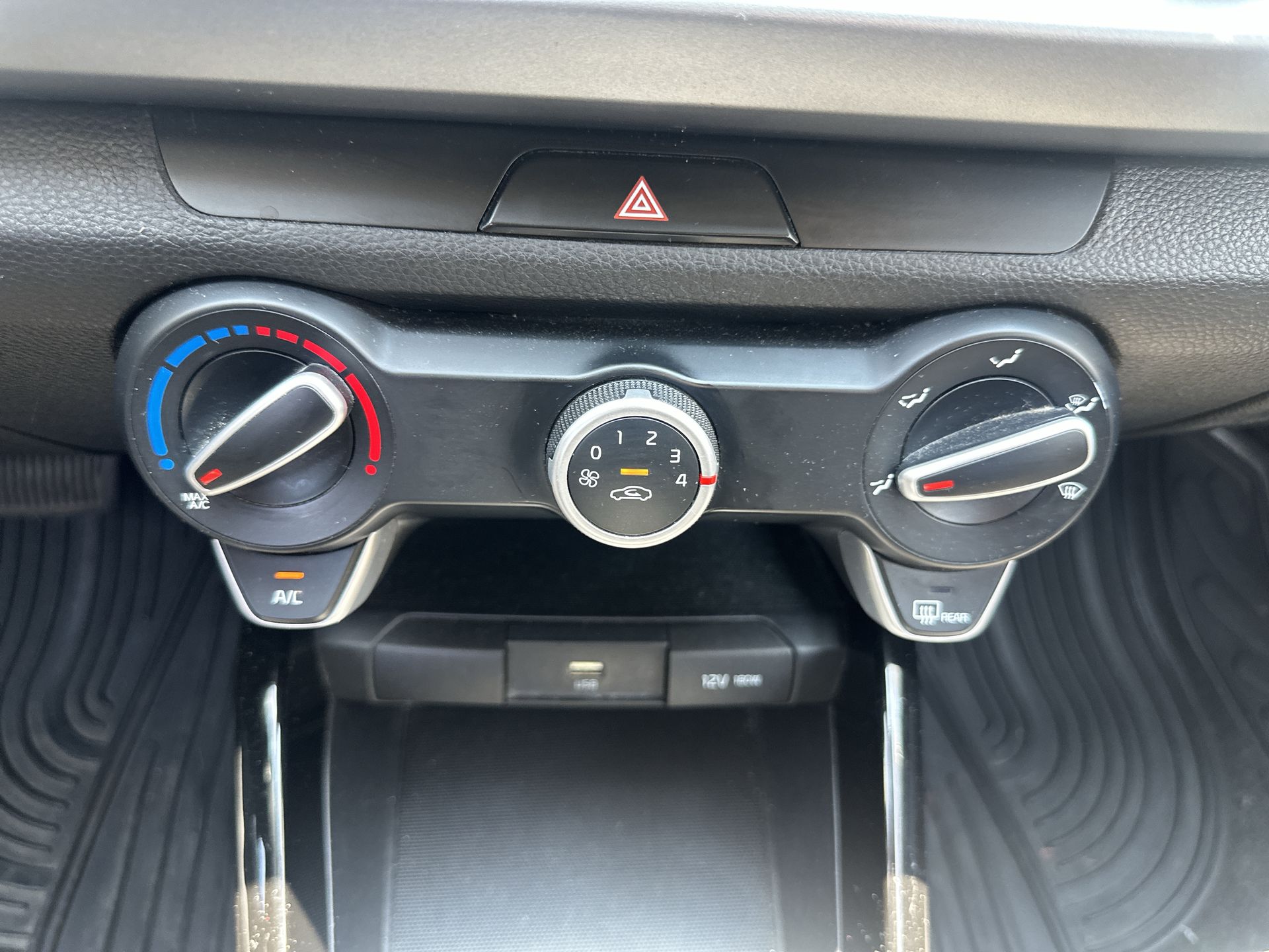 2023 Kia Rio 1.6 Hb LX At
