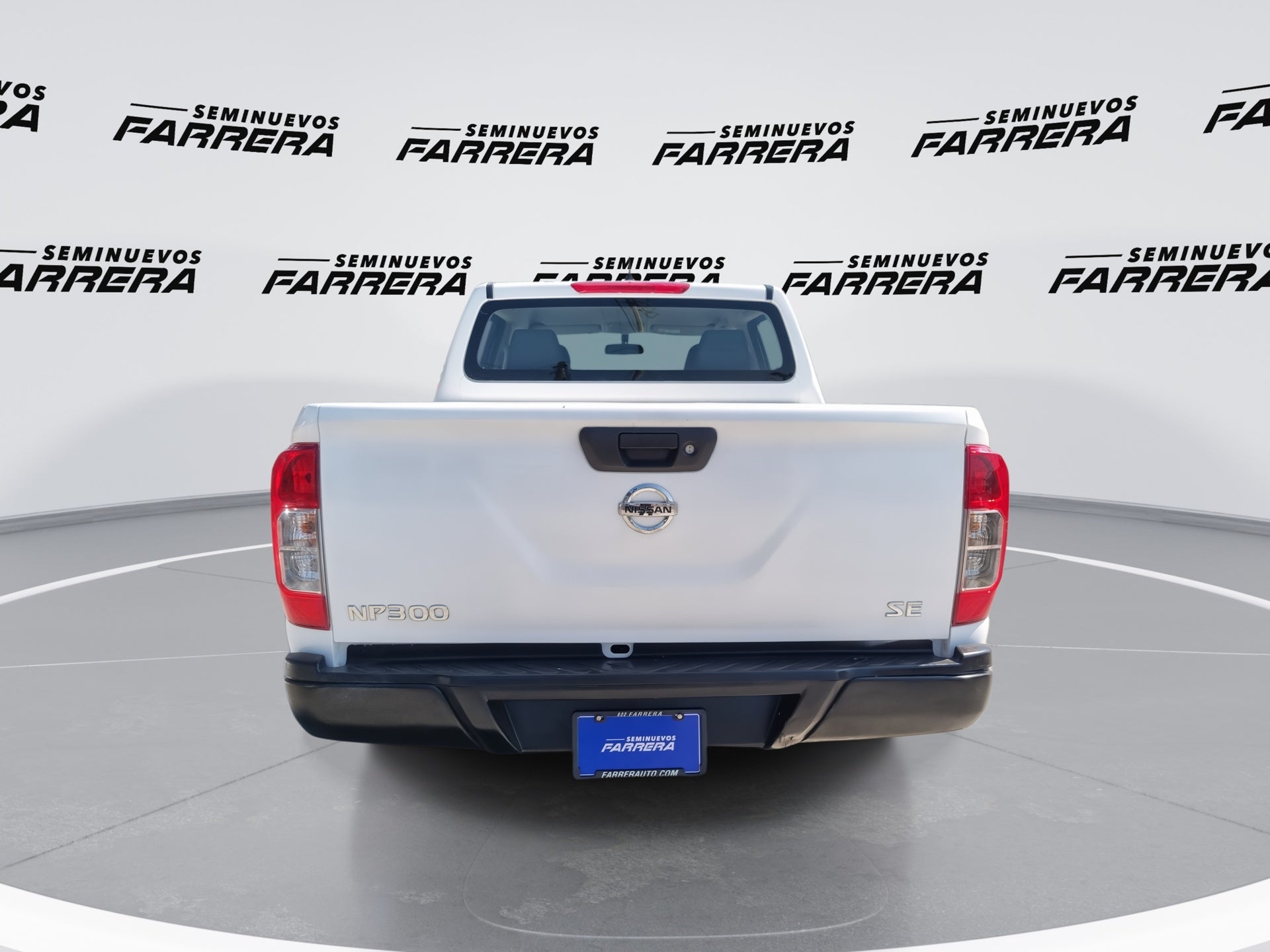 2020 Nissan NP300 Doble Cabina 2.5 SE Paq Seguridad Mt