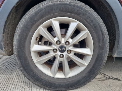 2019 Kia Sorento 2.4 L4 LX Tela 7 Pasajeros At